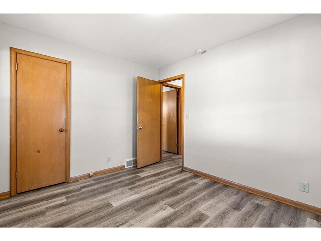 Building Photo - 7616 Xerxes Ave S