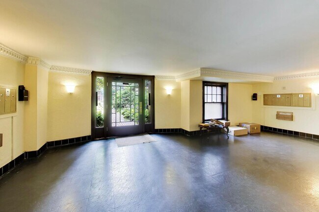 Building Photo - 408 Ridge Ave