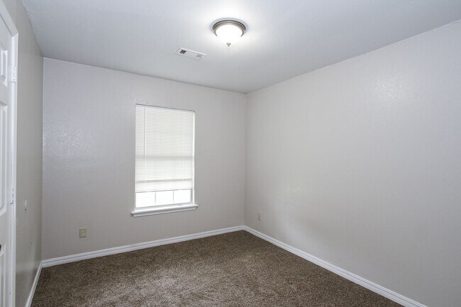 Building Photo - 3 Bed 2 Bath in Springdale