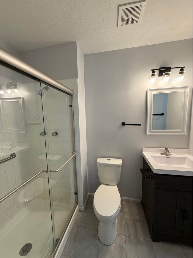 Building Photo - 6735 S 153rd Cir