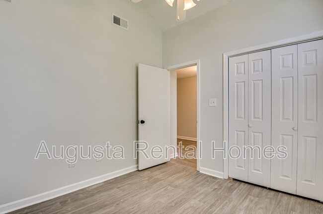 Building Photo - 409 Urial Dr