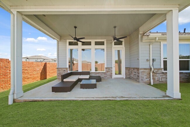 Building Photo - 1735 Harvest Lake Dr