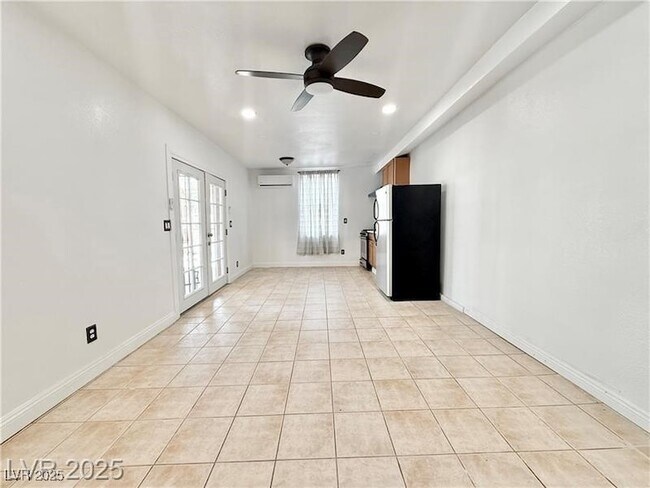 Building Photo - 3209 El Morro Ave