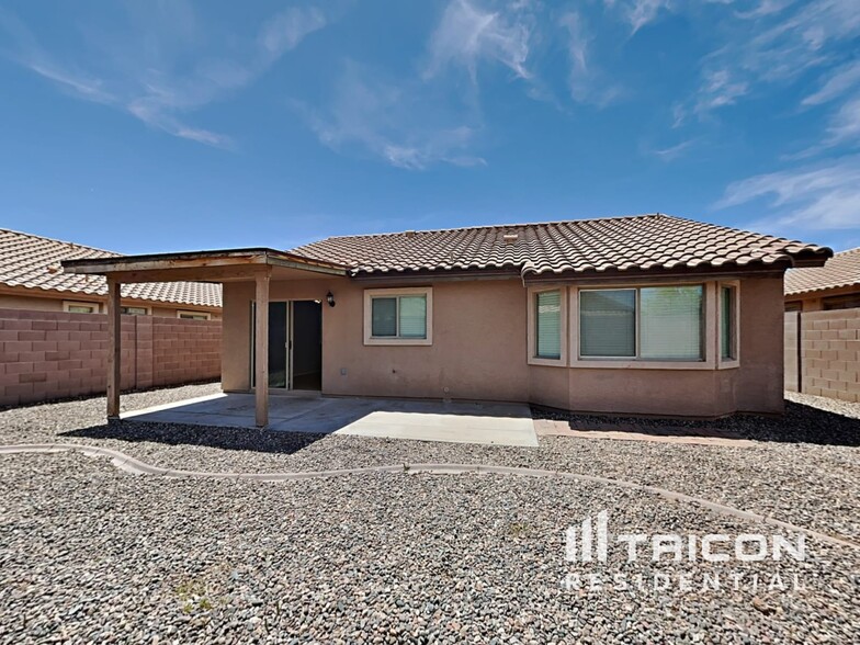 Building Photo - 25726 W St Kateri Dr