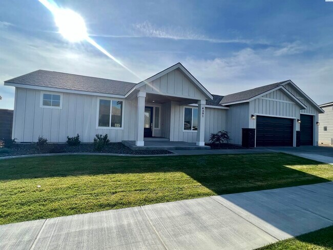Primary Photo - FOR RENT, newer modern home