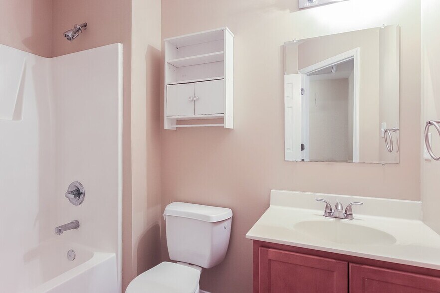 Building Photo - 2515 Dearborn Dr