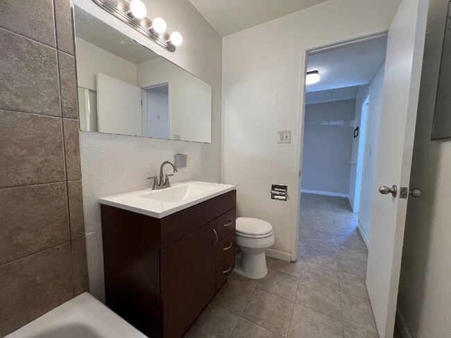 Building Photo - 1545 N Monterey Ave