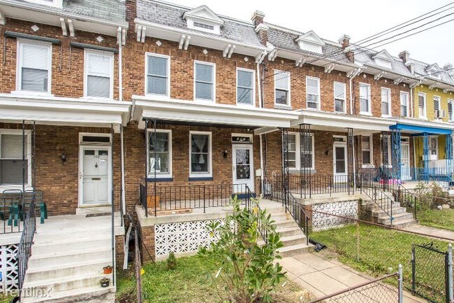 Building Photo - 3 br, 3 bath Townhome - 702 Ingraham St NW