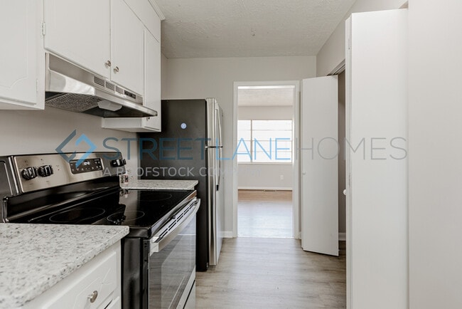 Building Photo - Charming 3 Bedroom in Birmingham!