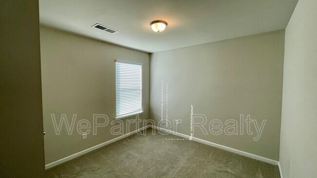 Building Photo - 204 Vickery Ln