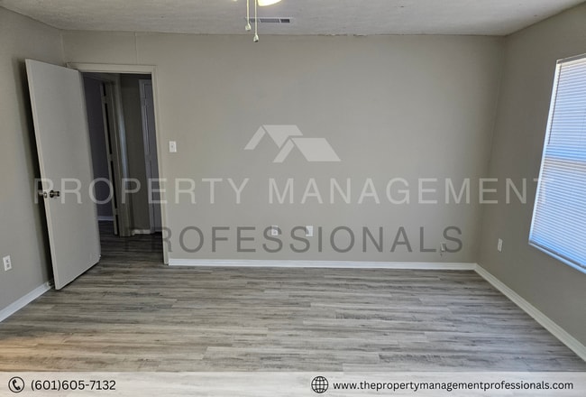 Building Photo - Renewed and ready to be a home!