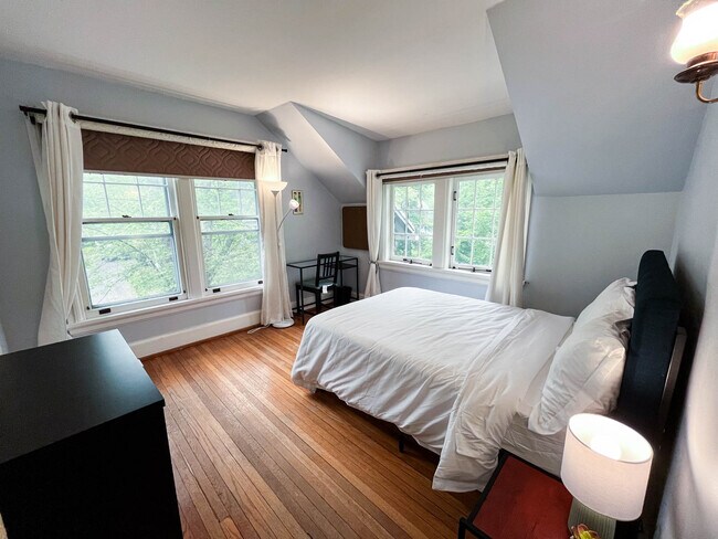 Building Photo - 110 Linden Ave