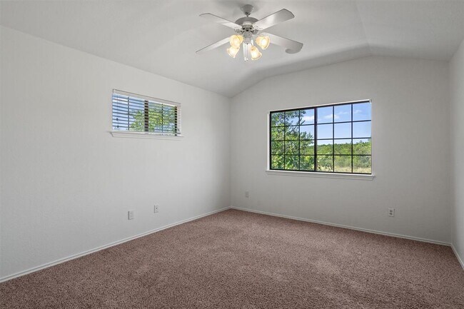 Building Photo - 9201 Brodie Ln