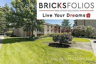 Building Photo - Prime Bellevue Condo, conveniently located...