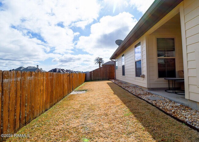 Building Photo - 228 Crenshaw Dr