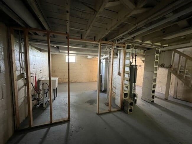 Building Photo - 1155 Big Falls Ave
