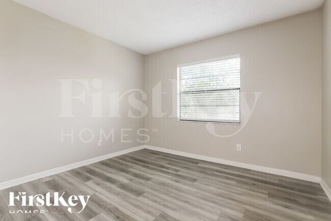 Building Photo - 6802 Rosemary Dr