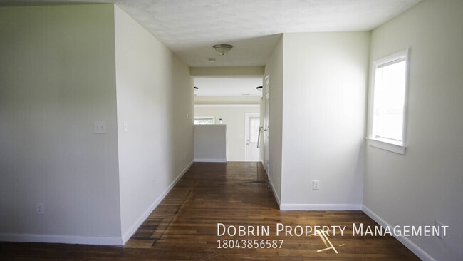 Building Photo - 1011 Kinney St