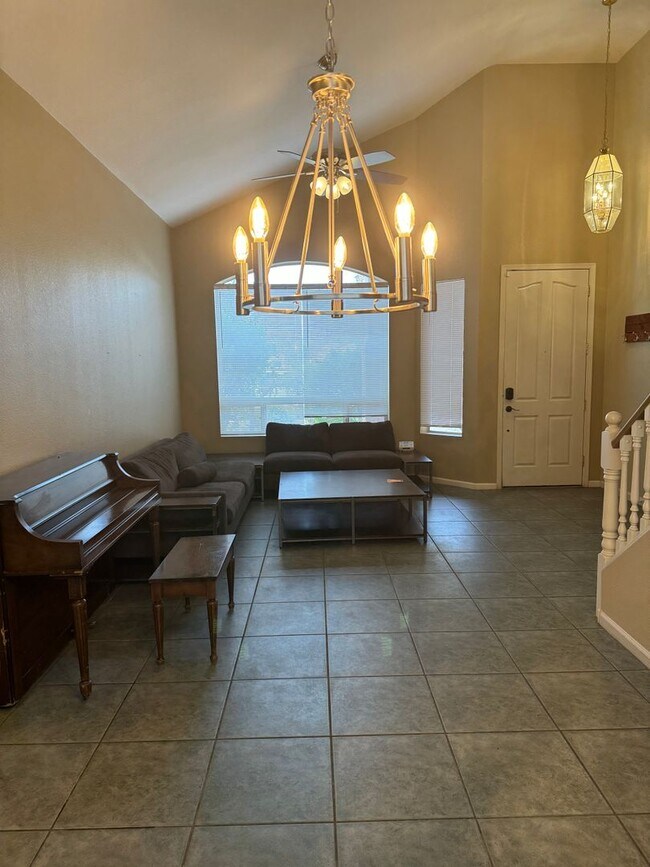 Building Photo - 5415 W Buffalo St