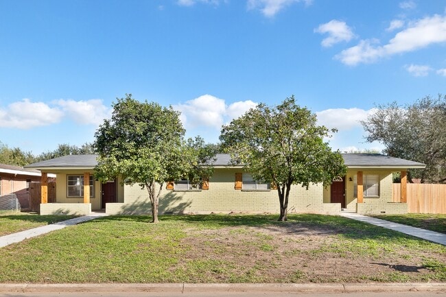 Building Photo - 202 N 41st St