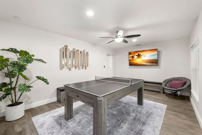 Building Photo - 802 Camelia Dr