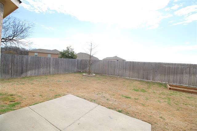 Building Photo - 2101 Hickory Trail
