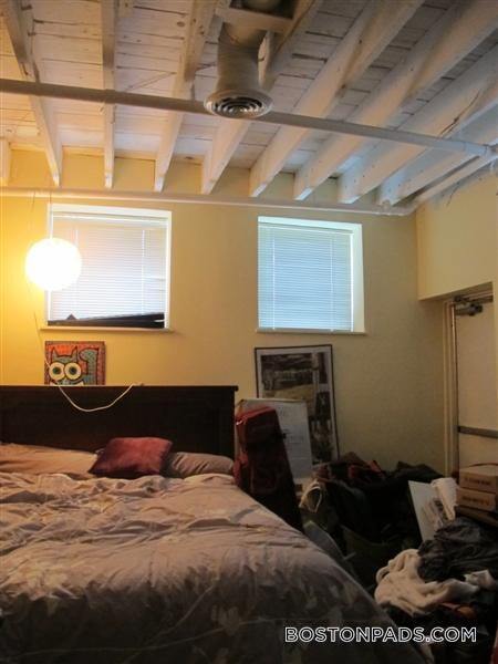 Building Photo - 197 Sidney St