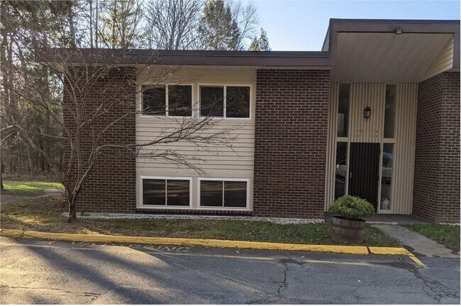 Building Photo - 229 Bacon Pond Rd