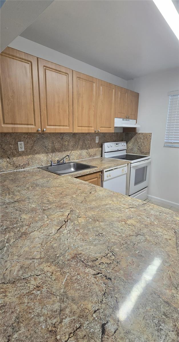 Primary Photo - 10820 SW 200th Dr