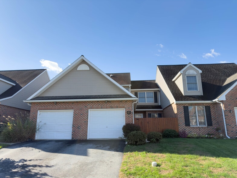 Primary Photo - 45 Spring Hill Ln