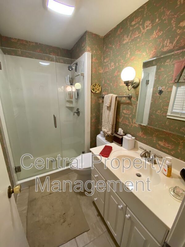 Building Photo - 4724 Coach Hill Dr