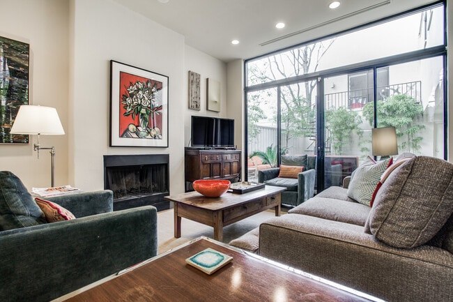 Building Photo - 4114 Normandy Ave