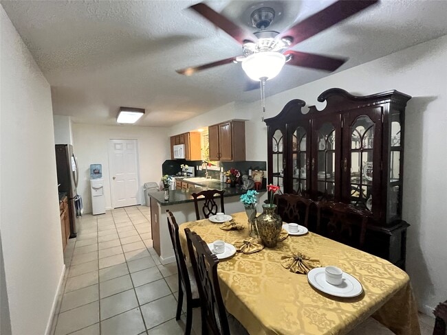 Building Photo - 28723 Sedgefield St