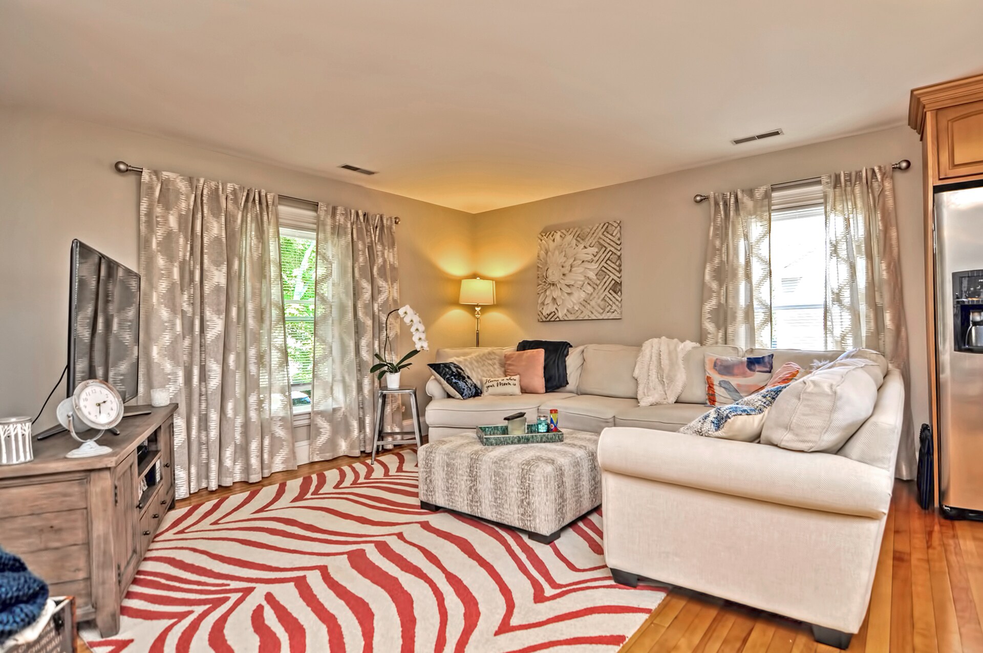 Family room - 40 Avon St