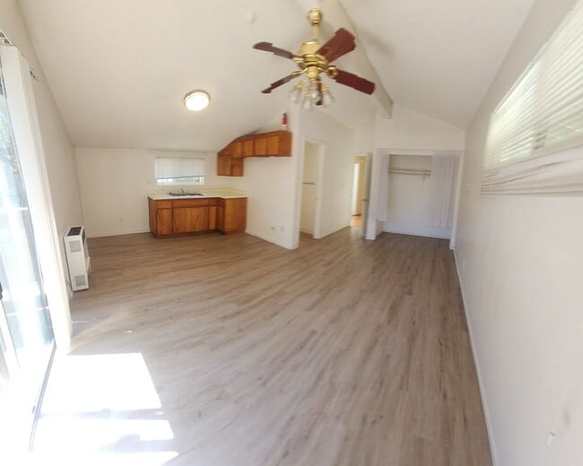 Building Photo - 7 Bedroom 3 bath home close to POLY!!!!