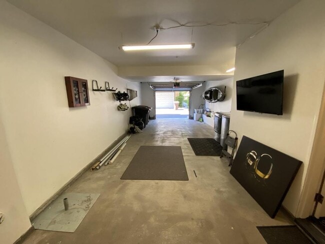Building Photo - 4 Plumeria Ln