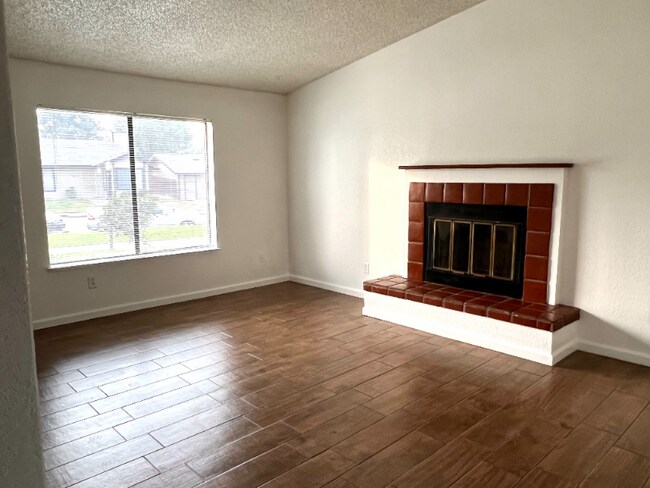 Building Photo - 4312 White Ln