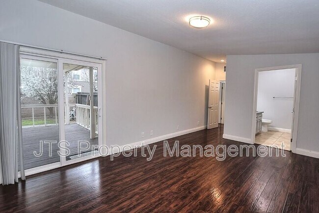 Building Photo - 2000 Belcot Rd