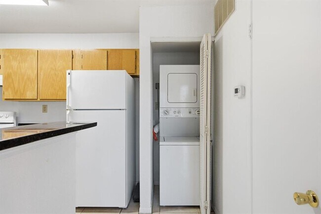 Building Photo - 4500 E Oltorf St