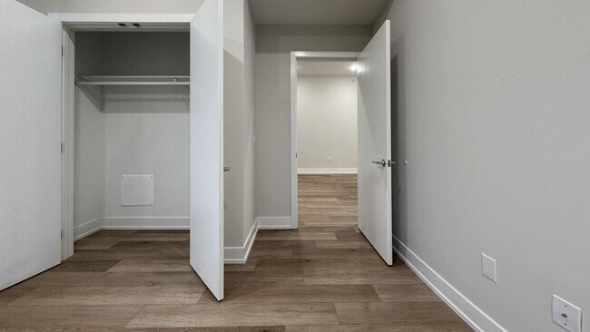 Building Photo - 701 N 40th St