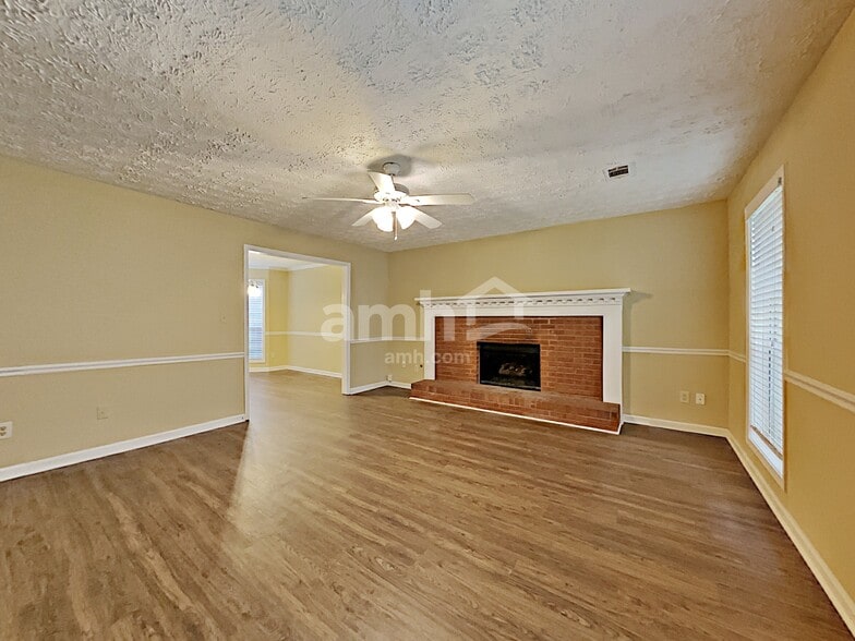 Building Photo - 570 Swan Creek Ct