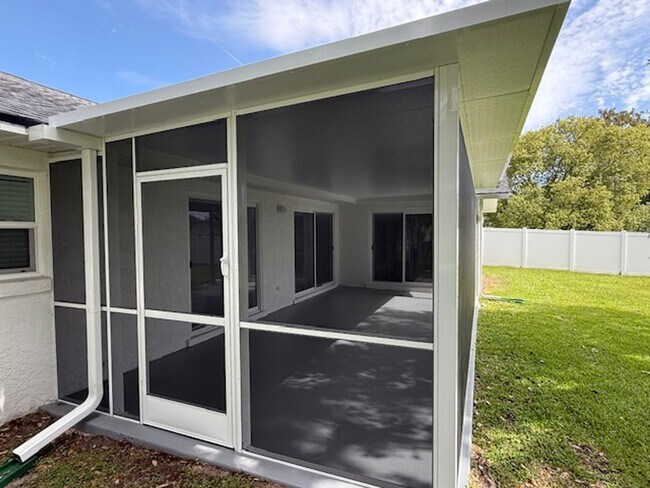 Building Photo - Long Term, Fully Furnished Rental in the Heart of Palm Coast