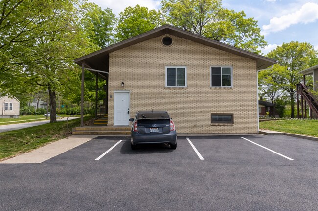 Building Photo - 1415 Paris Rd