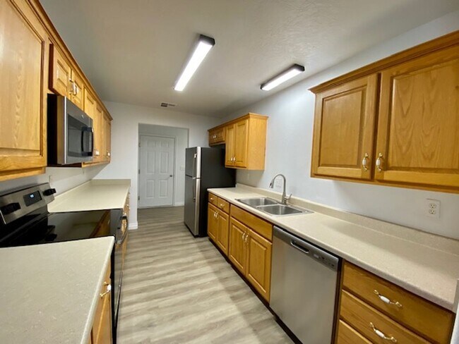 Building Photo - 766 N 2720 E