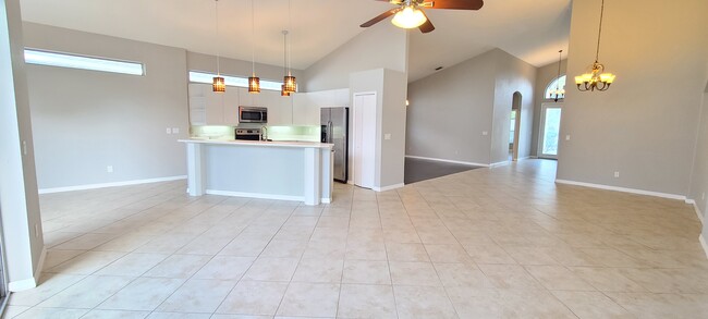 Building Photo - 1171 Siesta Key Cir