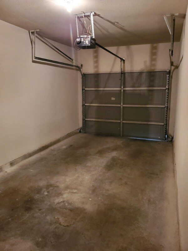 Building Photo - 906 Allen St