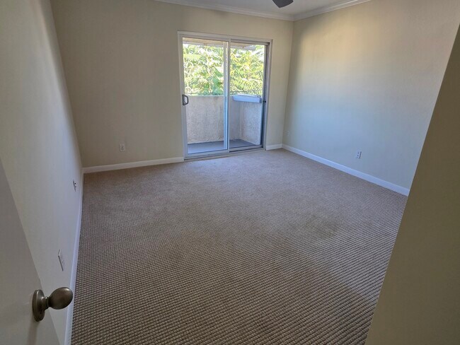Building Photo - 3762 Hughes Ave