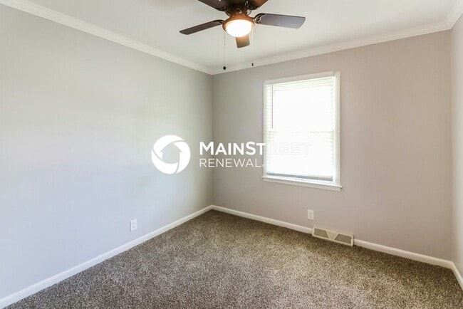 Building Photo - 3 Bedroom Pet-Friendly Home in PLEASANT HILL, MO with Main Street Renewal