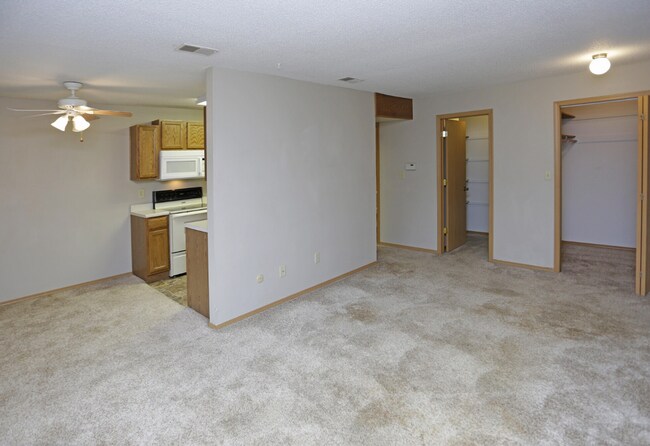 Building Photo - 3509 S Willow Ave