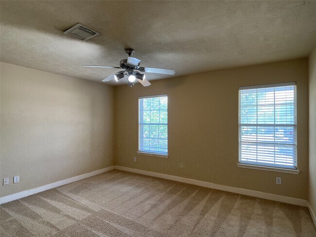 Building Photo - 11827 Edenstone Dr